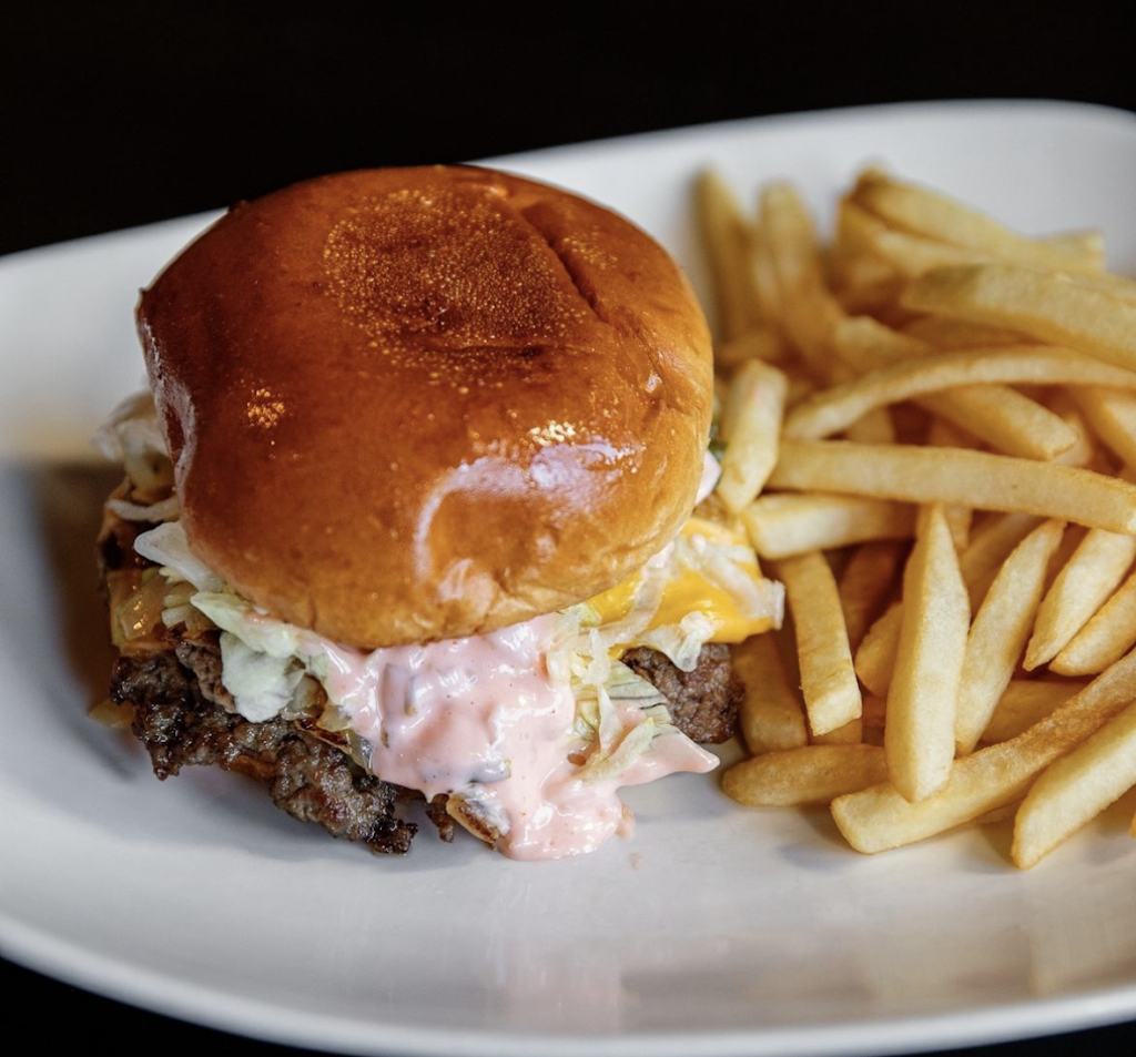 The jagged fork | restaurant | 27235 Ford Rd, Dearborn Heights, MI 48127, USA | 3132160440 OR +1 313-216-0440