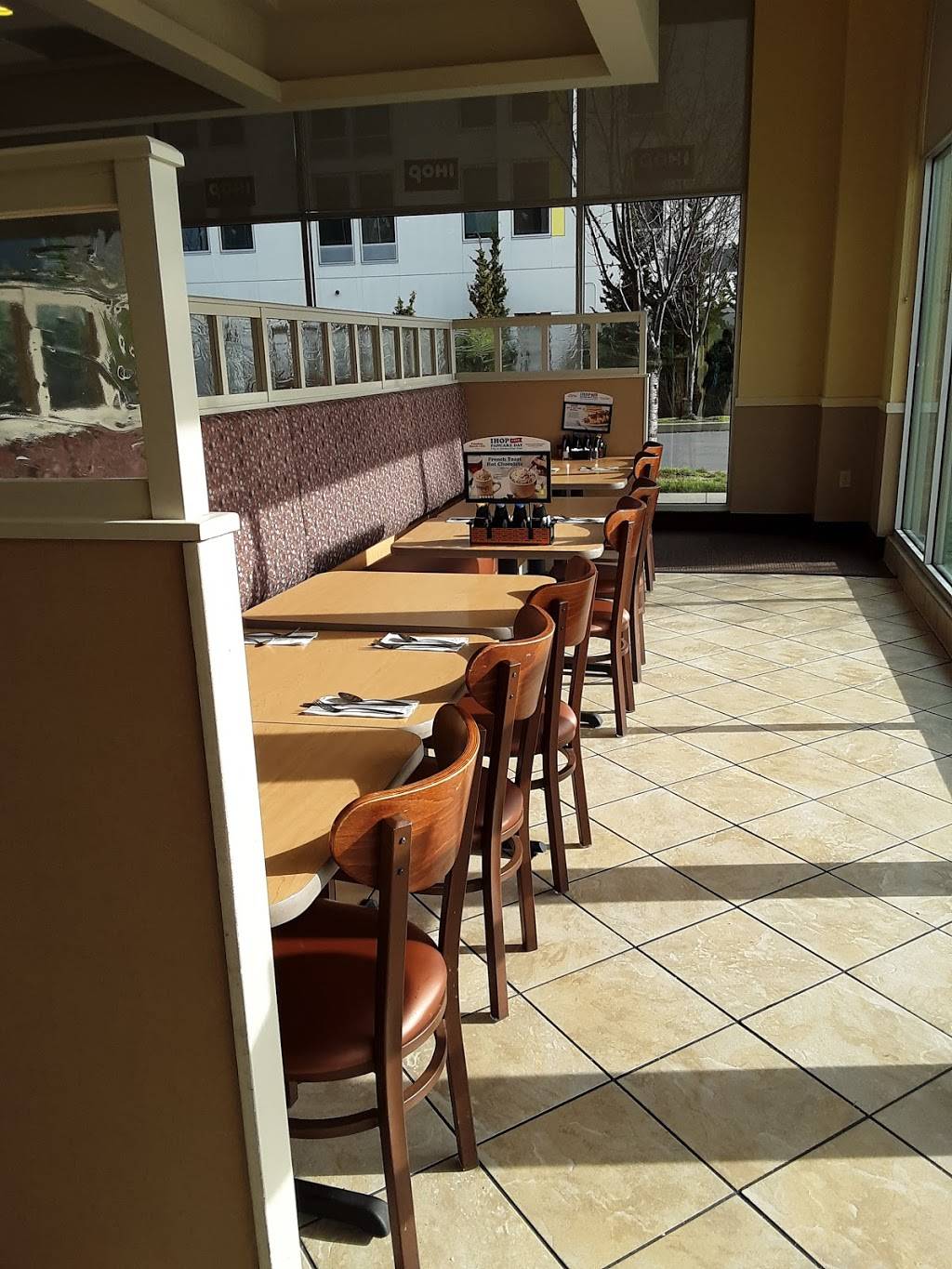 IHOP | restaurant | 9840 NE Cascades Pkwy, Portland, OR 97220, USA | 5032824467 OR +1 503-282-4467