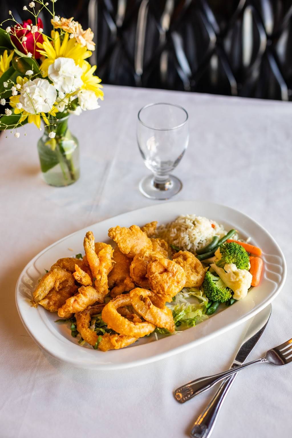 Red Snapper Seafood Restaurant | restaurant | 2100 Cheshire Bridge Rd NE, Atlanta, GA 30324, USA | 4042428422 OR +1 404-242-8422