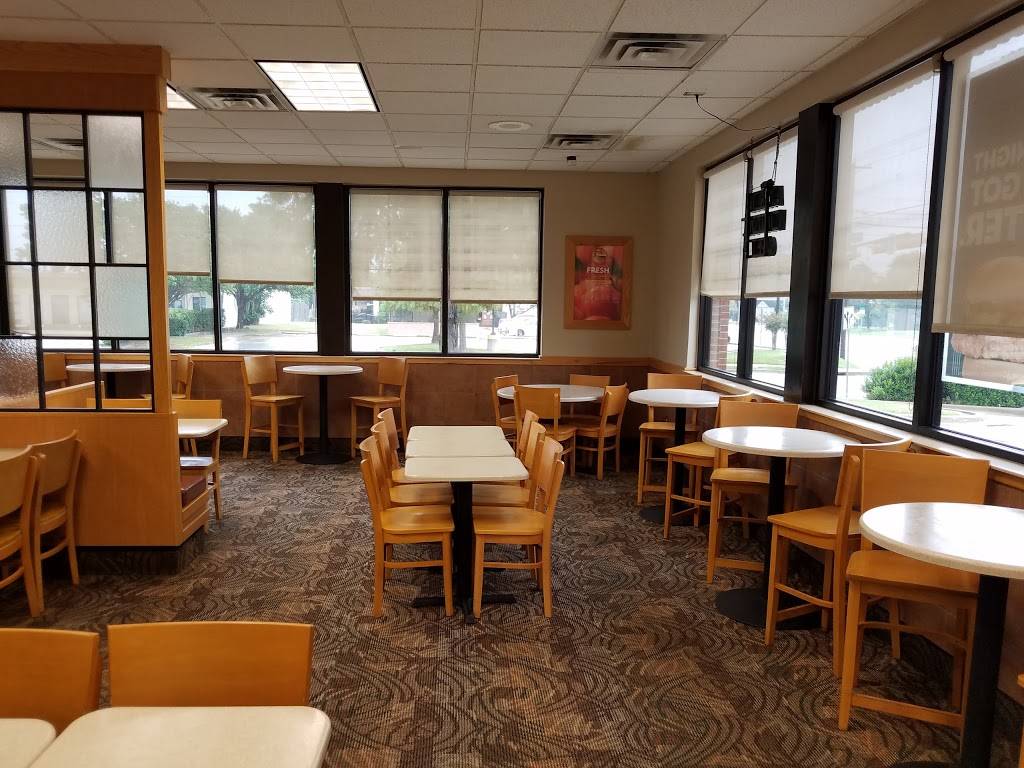 Wendys | restaurant | 200 W Spring Valley Rd, Richardson, TX 75081, USA | 9724378125 OR +1 972-437-8125