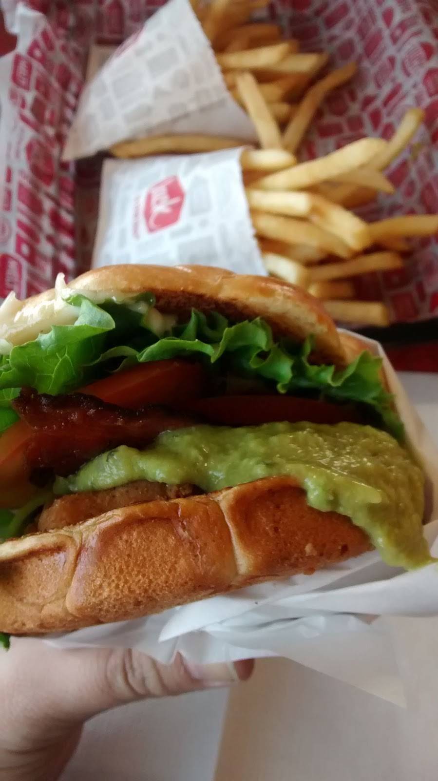 Jack in the Box | restaurant | 459 S Vermont Ave, Los Angeles, CA 90020, USA | 2133891023 OR +1 213-389-1023