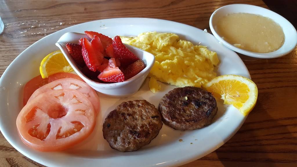 Cracker Barrel Old Country Store | restaurant | W176N9778 Rivercrest Dr, Germantown, WI 53022, USA | 2622534188 OR +1 262-253-4188