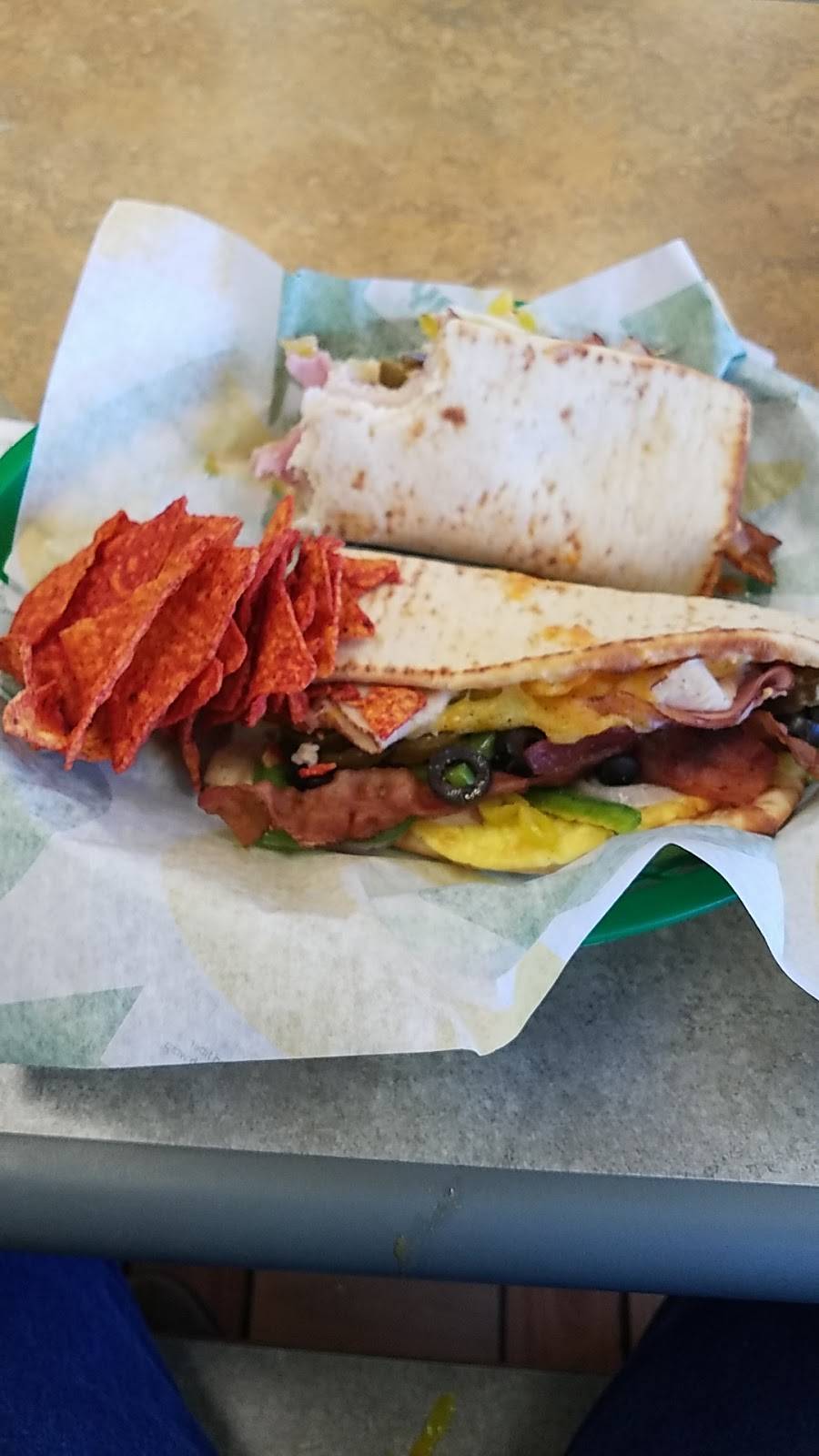 Subway | restaurant | 1220 N State Rd, Flora, IL 62839, USA | 6186627900 OR +1 618-662-7900