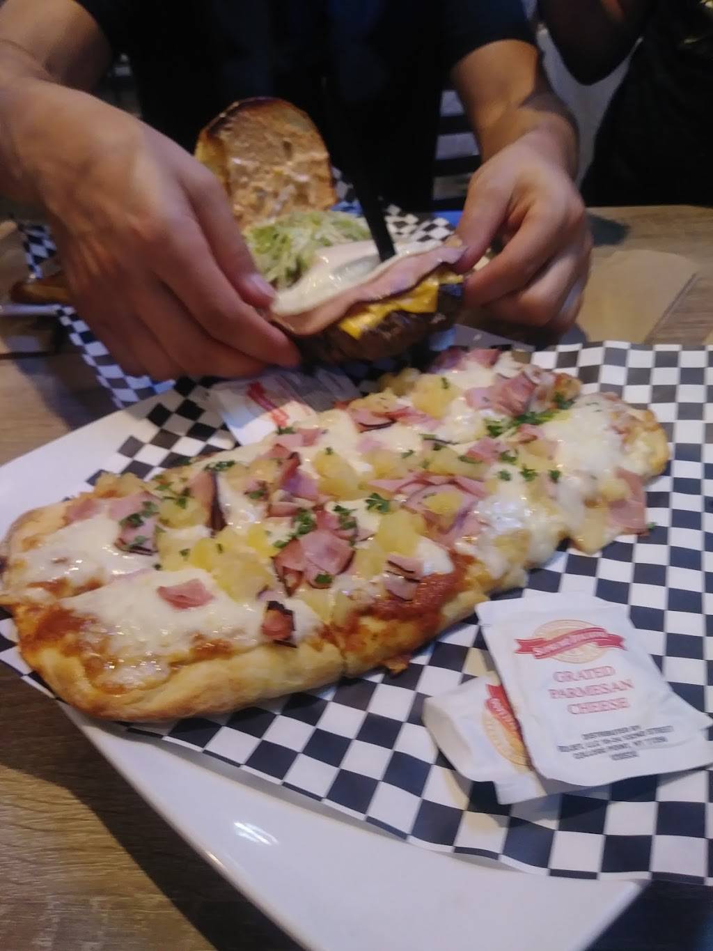 Slappys Burgers and Brews | restaurant | 1105 E Plaza Blvd suite d, National City, CA 91950, USA | 6197736660 OR +1 619-773-6660