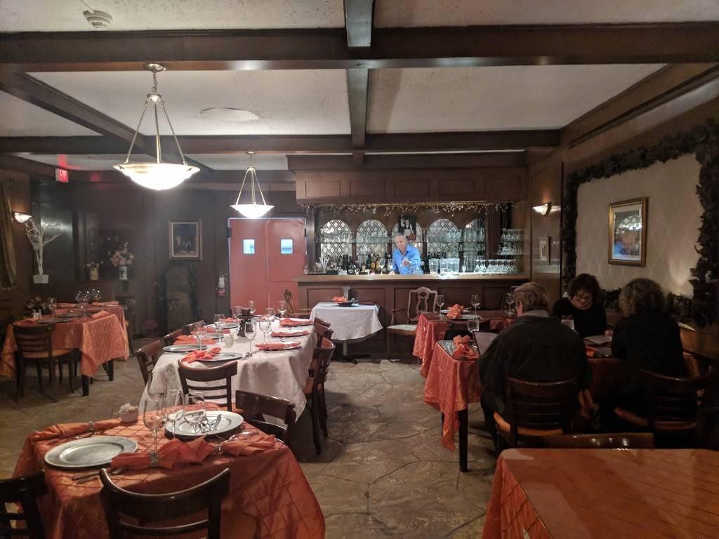 Trocadero Restaurant | restaurant | 527 Barton St E, Hamilton, ON L8L 2Y9, Canada | 9055273894 OR +1 905-527-3894