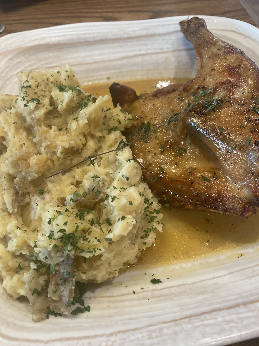 Celebritys Soul Food | restaurant | 431 S Highland St Ste 105, Memphis, TN 38111, USA | 9015870125 OR +1 901-587-0125