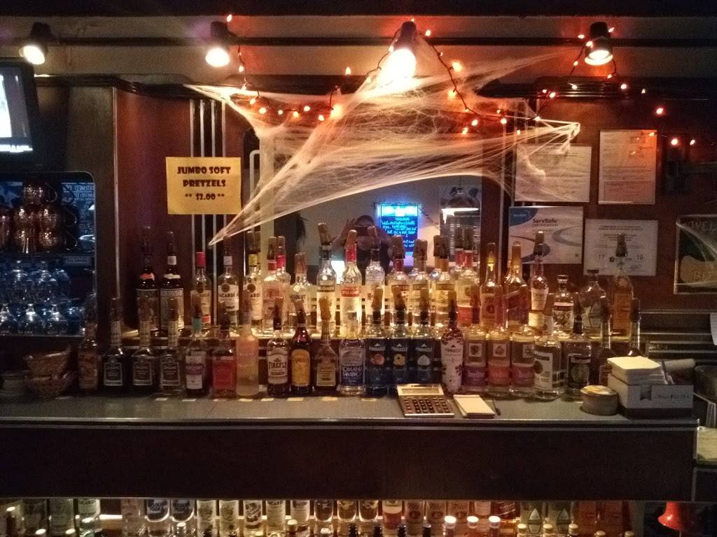 Bunkers Bar & Restaurant | restaurant | 462 S Poplar St, Hazleton, PA 18201, USA | 5704590312 OR +1 570-459-0312