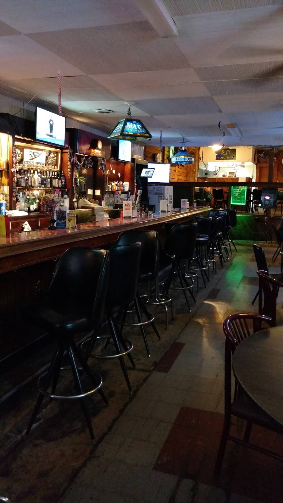 R.J.’s Place | restaurant | 418 N Delmar Ave, Hartford, IL 62048, USA | 6182544639 OR +1 618-254-4639