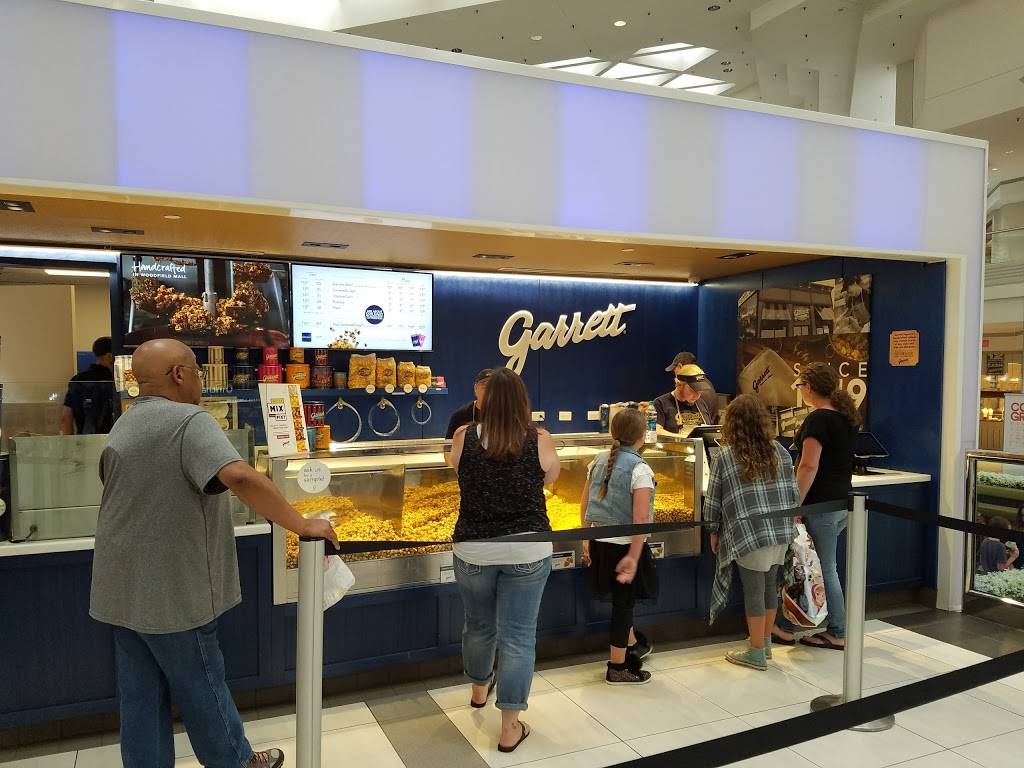 Garrett Popcorn Shops | meal takeaway | 5 Woodfield Mall, Schaumburg, IL 60173, USA | 8884767267 OR +1 888-476-7267