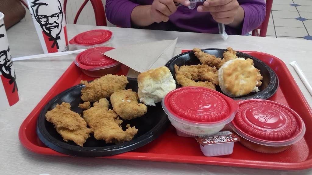 KFC | restaurant | 7940 N Mesa St, El Paso, TX 79932, USA | 9155645127 OR +1 915-564-5127