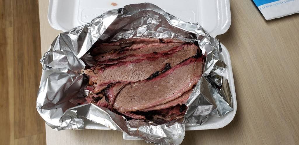 Big Rips Delicious BBQ | restaurant | 106 W Main St, Chandler, TX 75758, USA | 9035705502 OR +1 903-570-5502