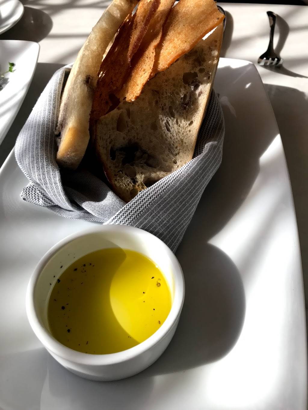 Nesso Coastal Italia | restaurant | 339 Delaware St, Indianapolis, IN 46204, USA | 3176437400 OR +1 317-643-7400