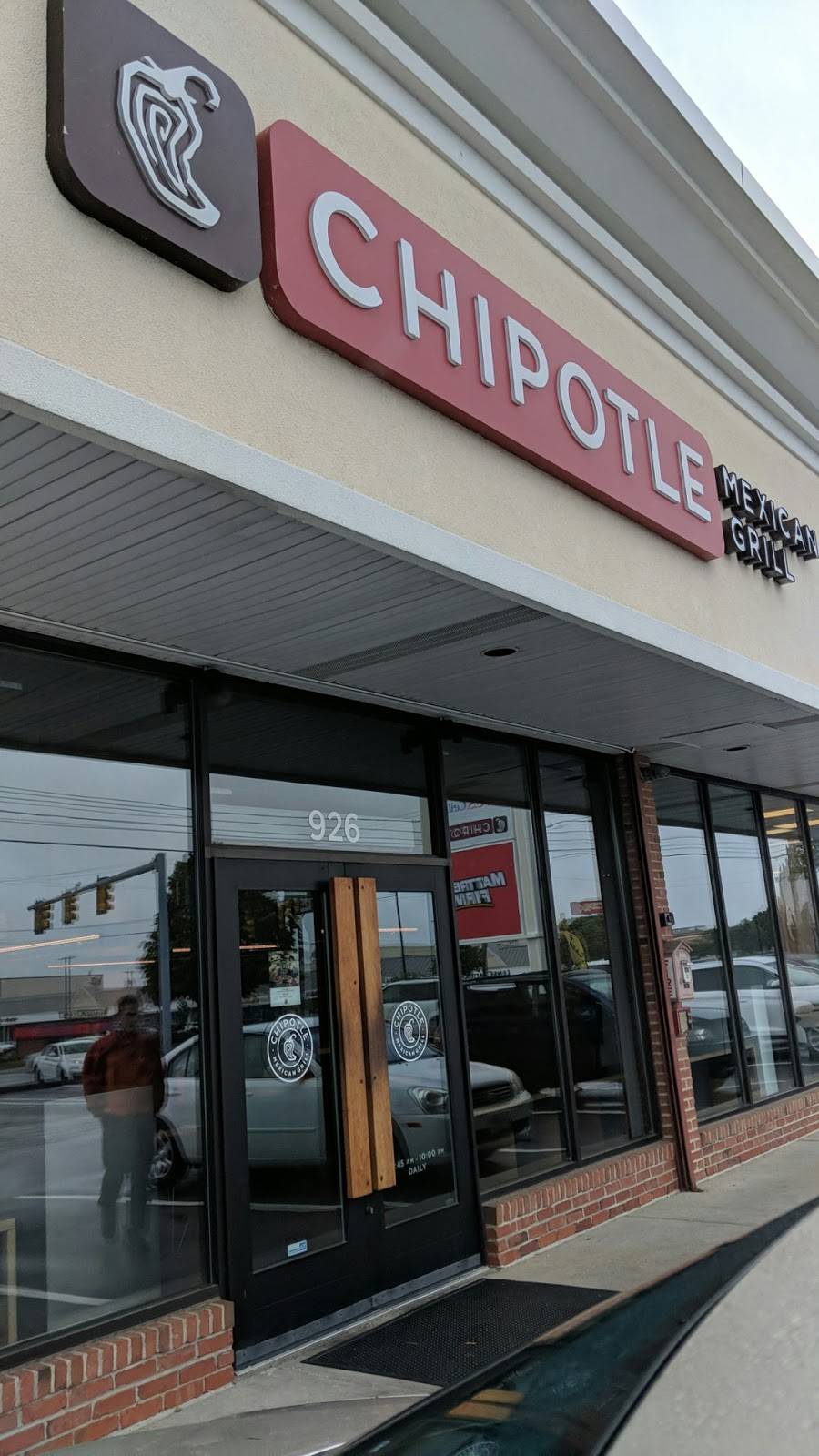 Chipotle Mexican Grill | restaurant | 926 S Willow St, Manchester, NH 03103, USA | 6036242084 OR +1 603-624-2084