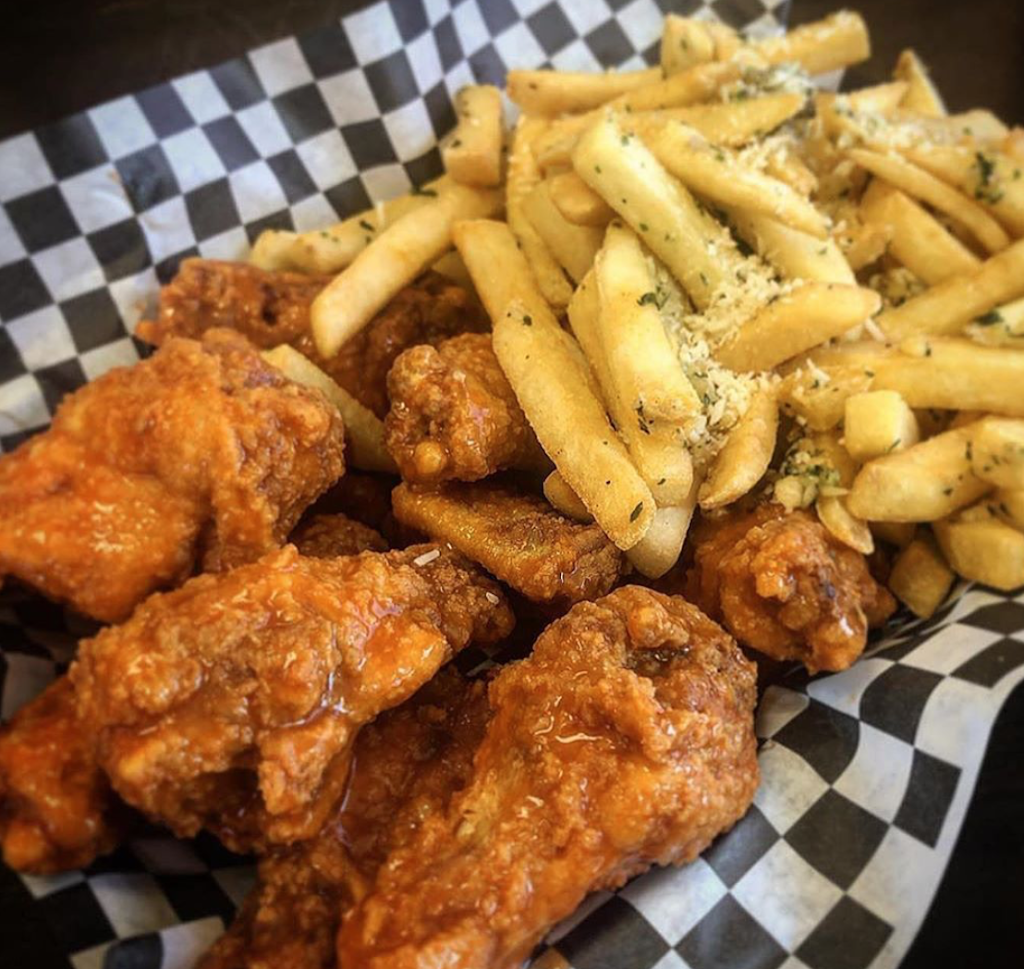 Kikis Chicken Place | restaurant | 1901 J St suite d, Sacramento, CA 95811, USA | 9163188119 OR +1 916-318-8119