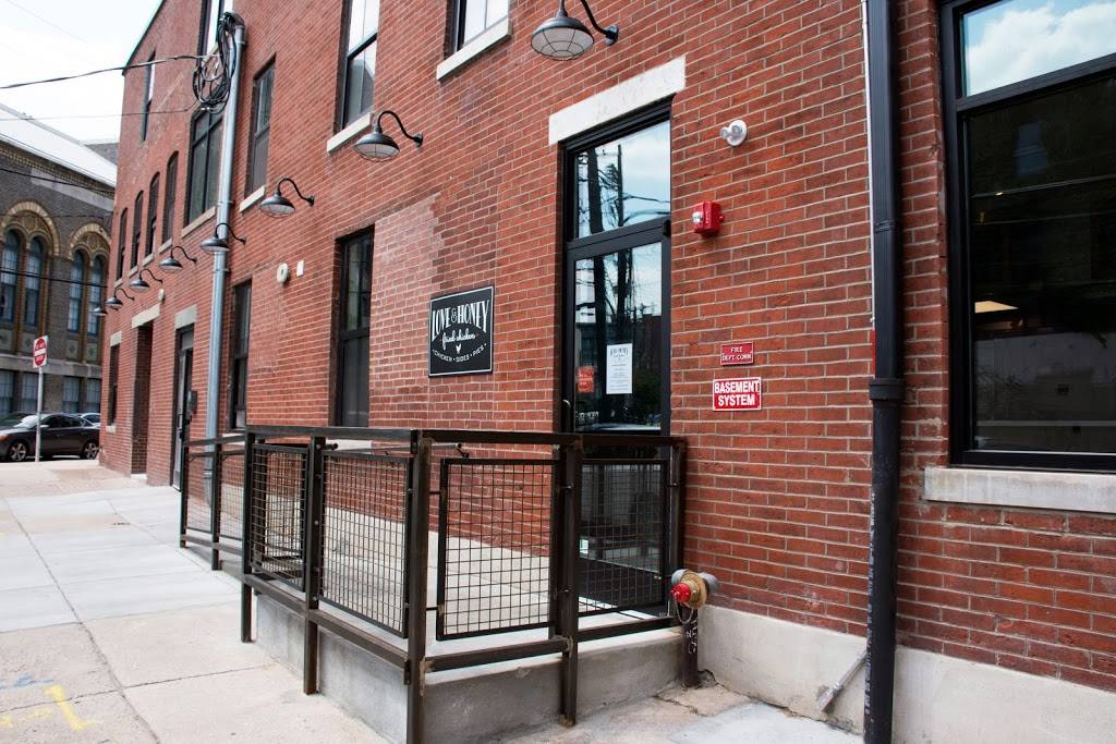 Love & Honey Fried Chicken | meal takeaway | 1100 N Front St, Philadelphia, PA 19123, USA | 2157897878 OR +1 215-789-7878