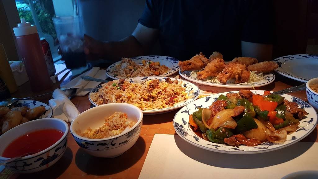 Golden Leaf Restaurant | restaurant | 3615 Tamiami Trail N, Naples, FL 34103, USA | 2394346336 OR +1 239-434-6336