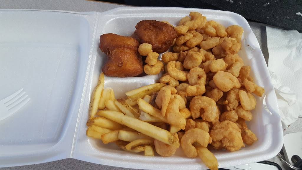 Country Fish Fry | restaurant | 3416 N Main St, Hope Mills, NC 28348, USA | 9104256101 OR +1 910-425-6101