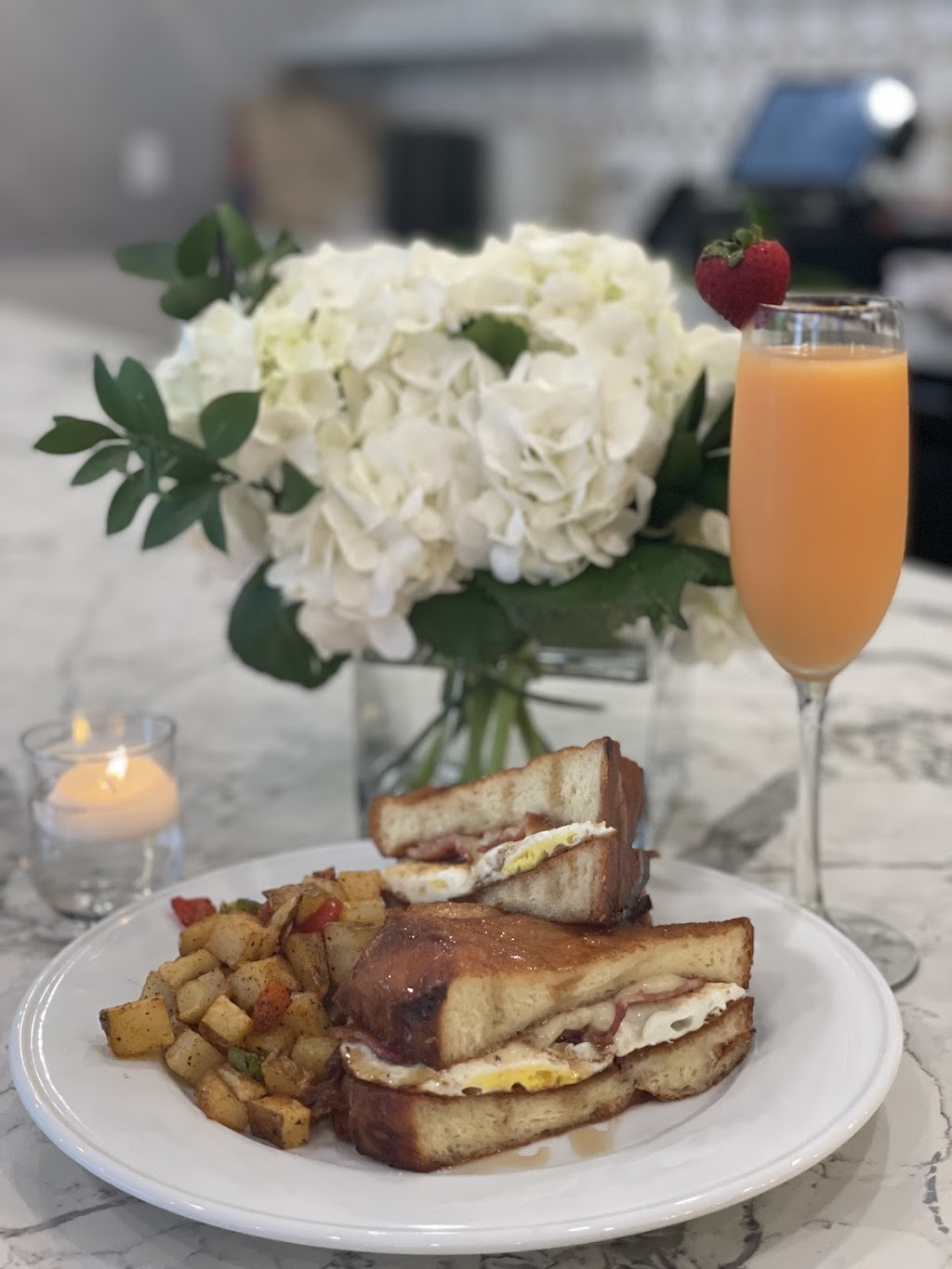 Southern Queenz Restaurant & Bar | restaurant | 1648 Memorial Dr SE D, Atlanta, GA 30317, USA | 4708950316 OR +1 470-895-0316