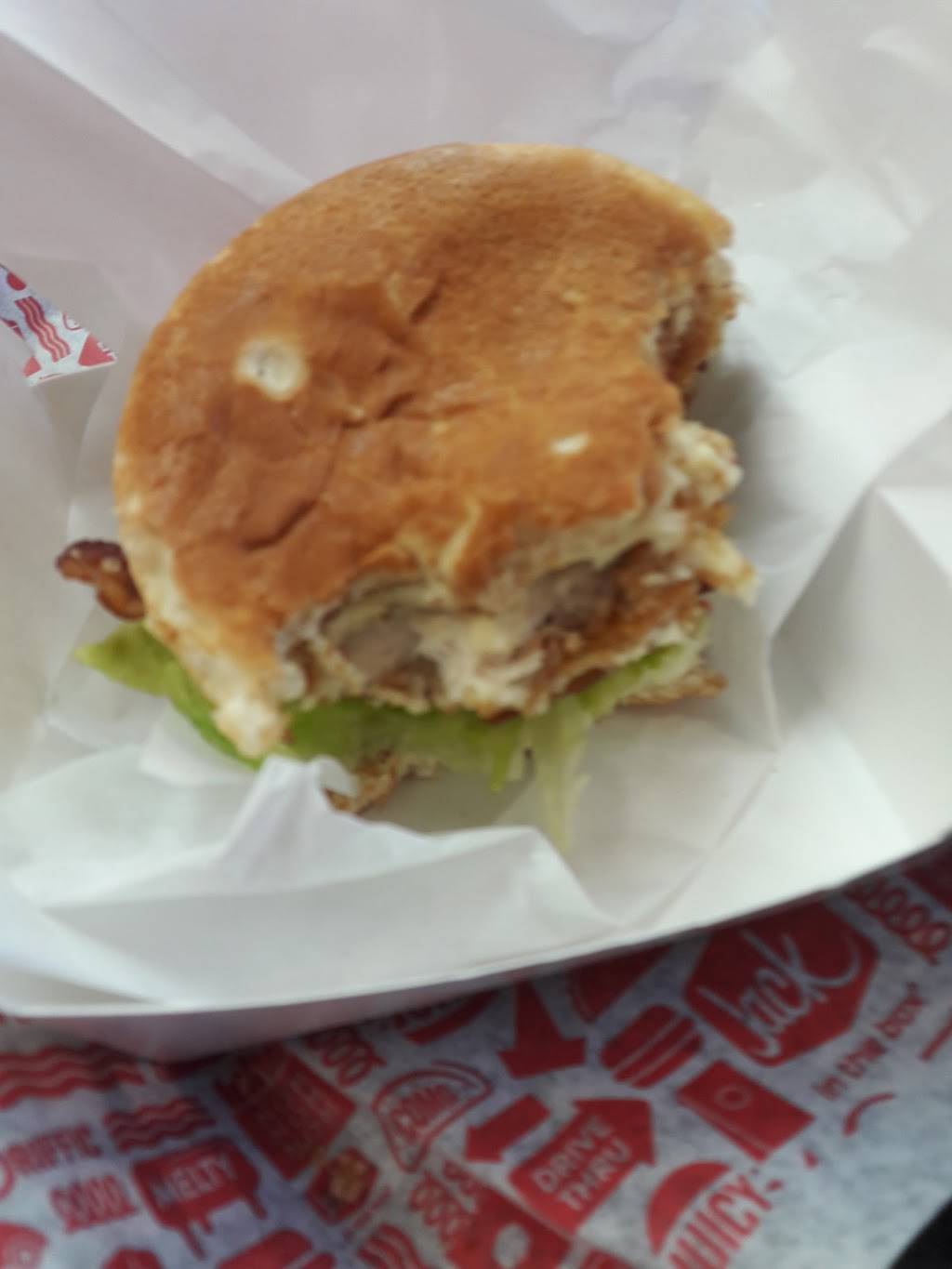 Jack in the Box | restaurant | 2458 S Vineyard Ave, Ontario, CA 91761, USA | 9099235743 OR +1 909-923-5743