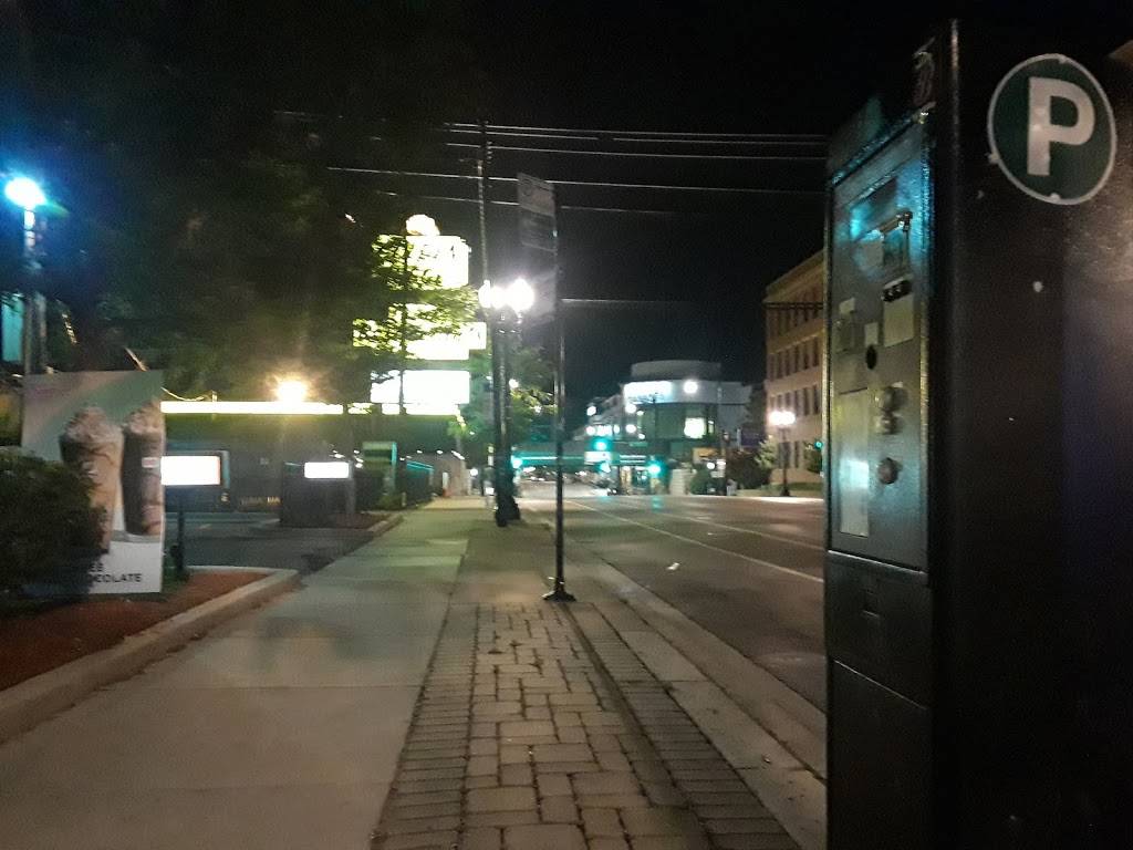 Dunkin Donuts | cafe | 1743 W Lawrence Ave, Chicago, IL 60640, USA | 7733340554 OR +1 773-334-0554