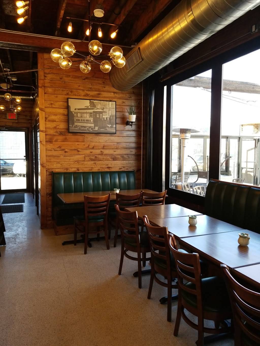 The Shortline | restaurant | 118 Buchanan St, Belvidere, IL 61008, USA | 8155476666 OR +1 815-547-6666