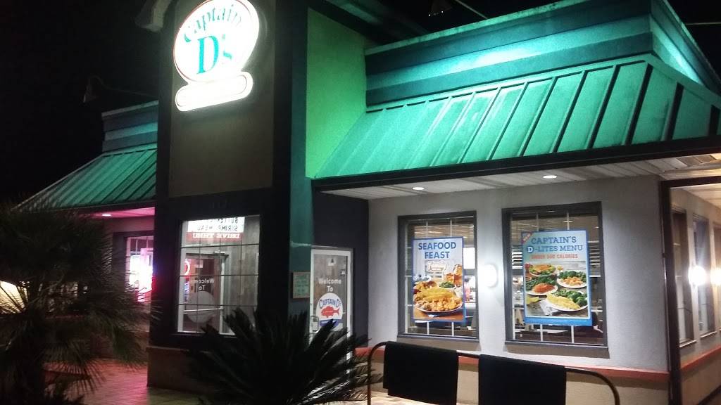 Captain Ds | restaurant | 112 N U.S. Hwy 52, Moncks Corner, SC 29461, USA | 8438997300 OR +1 843-899-7300