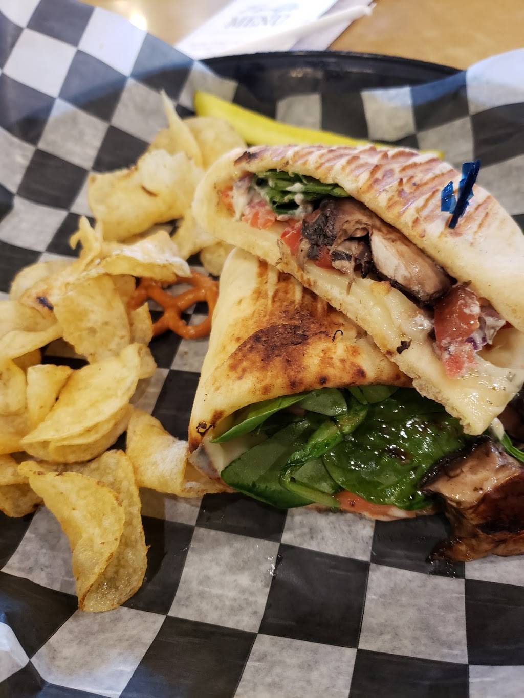 Signatures Coffee & Espresso | restaurant | 6375 Balsam Dr # 100, Hudsonville, MI 49426, USA | 6166624227 OR +1 616-662-4227