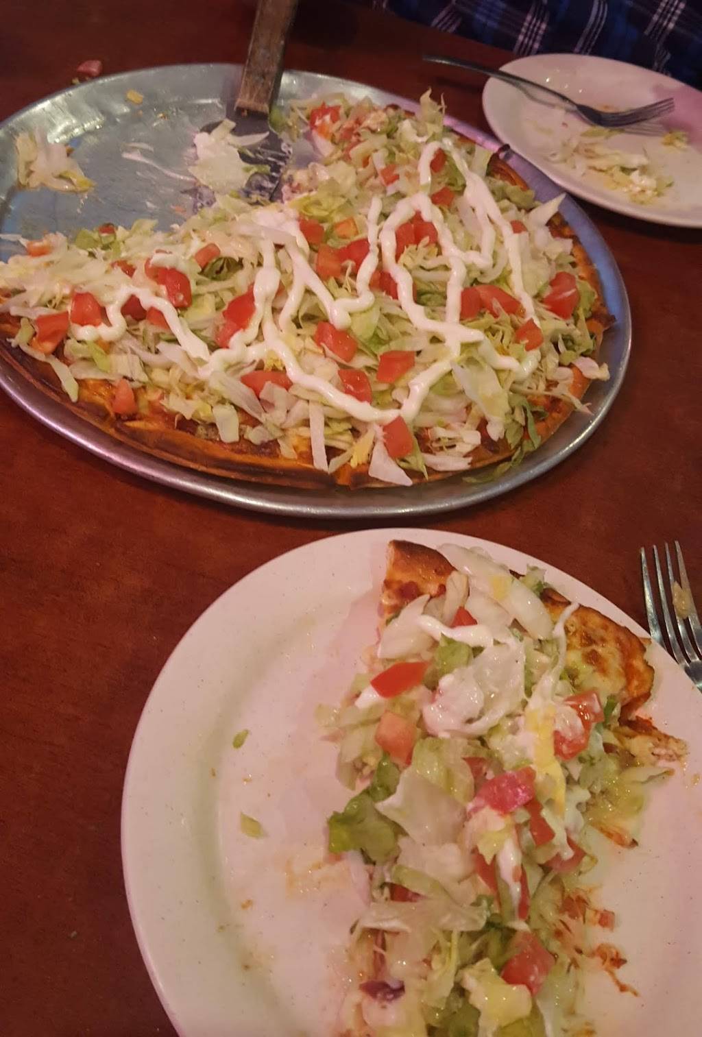 Rod & Cals Pub & Grub | restaurant | 109 W Mission St, Strawberry Point, IA 52076, USA | 5639332200 OR +1 563-933-2200