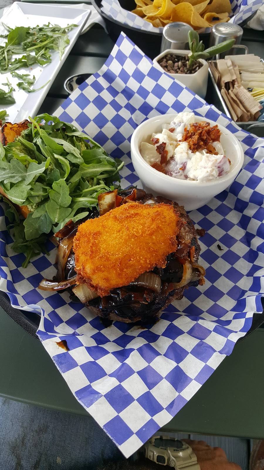 Fifth Avenue Streatery | restaurant | 846 E 5th Ave, Mt Dora, FL 32757, USA | 3527203328 OR +1 352-720-3328