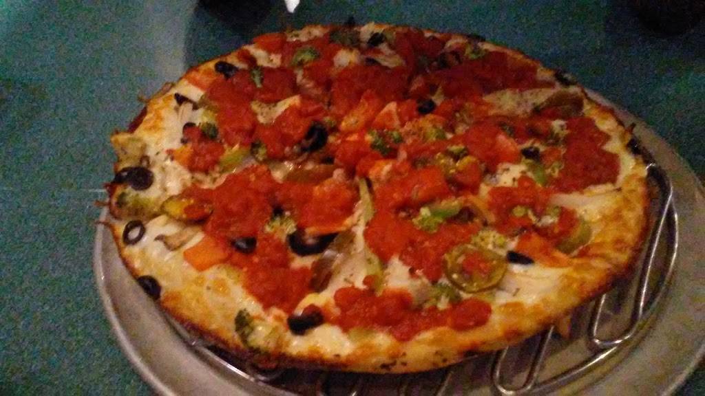 Tomasos Pizza | restaurant | 3234 Center Point Rd NE, Cedar Rapids, IA 52402, USA | 3193644313 OR +1 319-364-4313