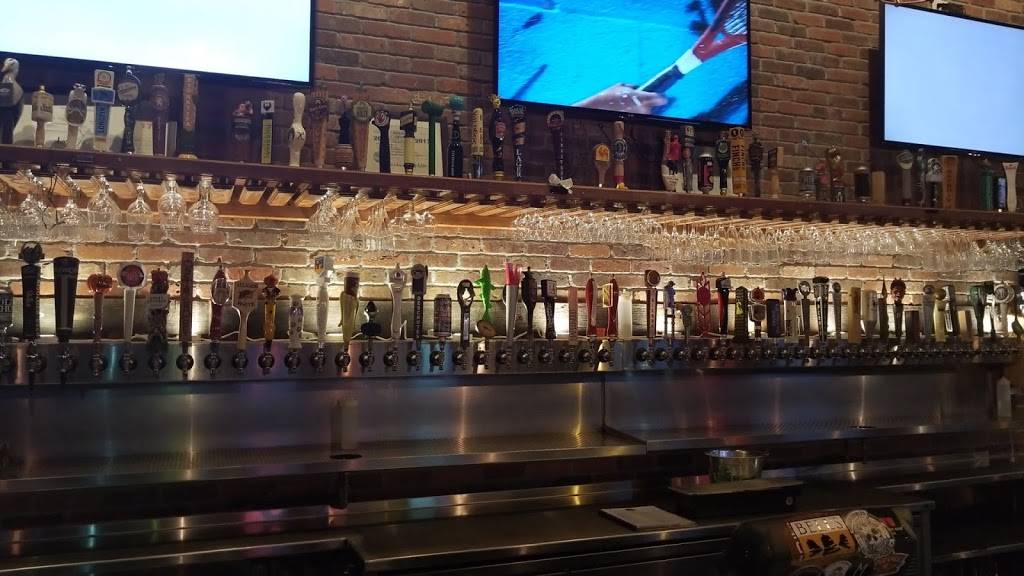 The Beer Market - Bolingbrook | restaurant | 641 E Boughton Rd #110, Bolingbrook, IL 60440, USA | 6307393000 OR +1 630-739-3000