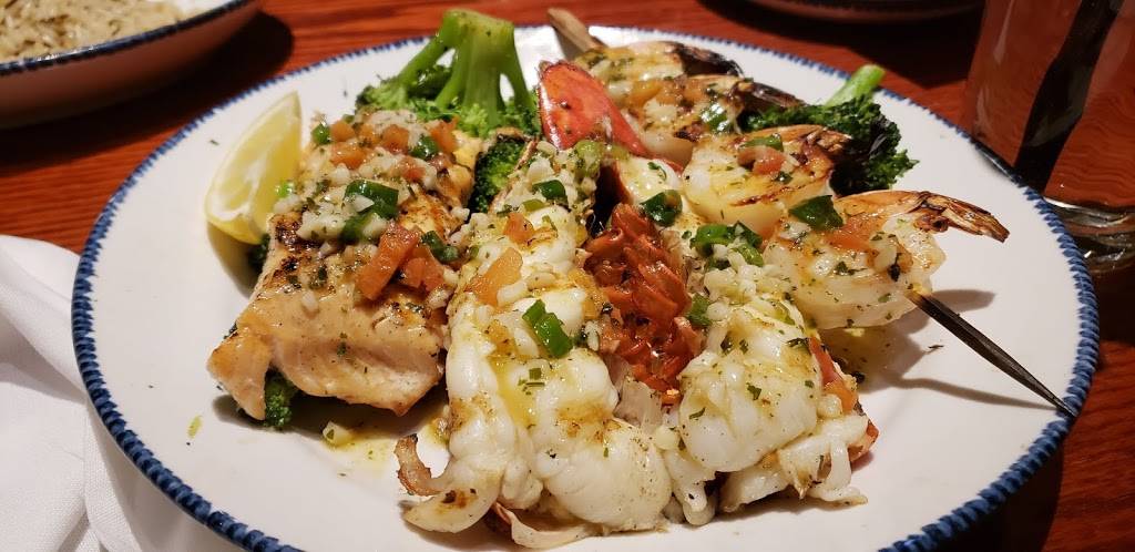 Red Lobster | restaurant | 606 West Sunrise Hwy., Valley Stream, NY 11581, USA | 5168250277 OR +1 516-825-0277