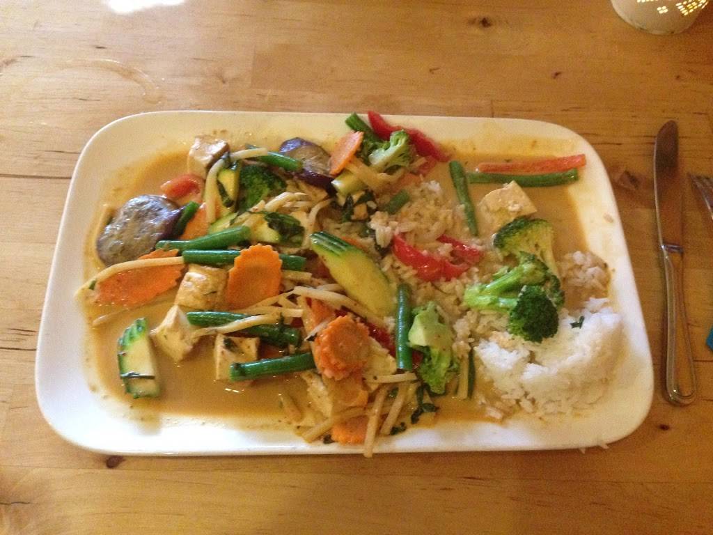 Coco Thai Bistro | restaurant | 231 Haverford Ave, Narberth, PA 19072, USA | 6106677634 OR +1 610-667-7634