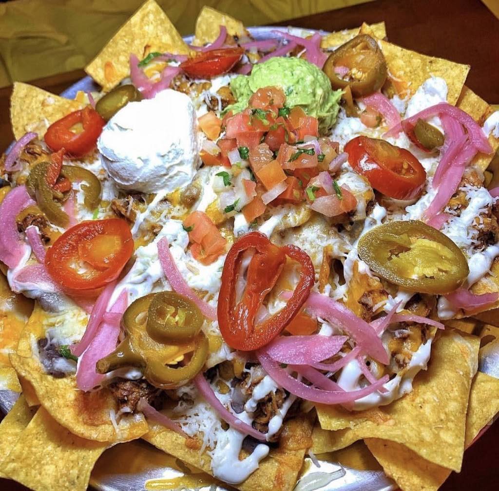 Knockout Sports Bar & Grill | night club | 4 Market St, Passaic, NJ 07055, USA | 9739286902 OR +1 973-928-6902