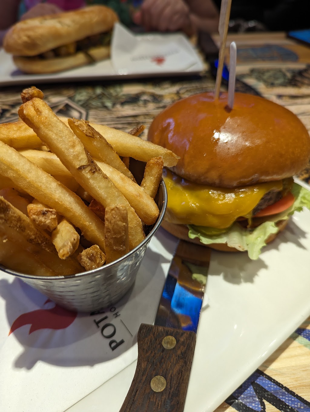 Rock & Brews MKE | restaurant | 1721 W Canal St, Milwaukee, WI 53233, USA | 8007297244 OR +1 800-729-7244