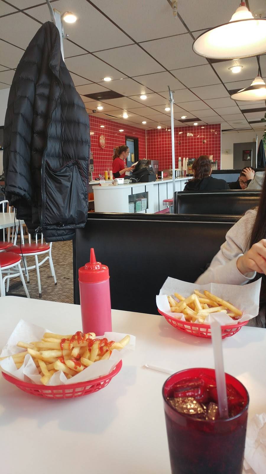 Schoops Hamburgers | restaurant | 1449 Indianapolis Blvd, Whiting, IN 46394, USA | 2196597030 OR +1 219-659-7030