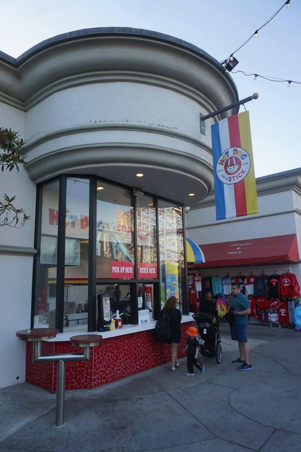 Hot Dog on a Stick | restaurant | 3146 Mission Blvd C, San Diego, CA 92109, USA | 8583815251 OR +1 858-381-5251