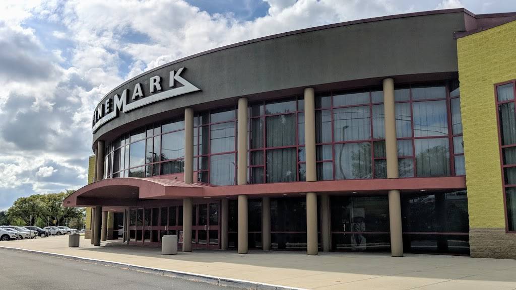 Cinemark Centreville 12 | meal takeaway | 6201 Multiplex Dr, Centreville, VA 20121, USA | 7038021100 OR +1 703-802-1100