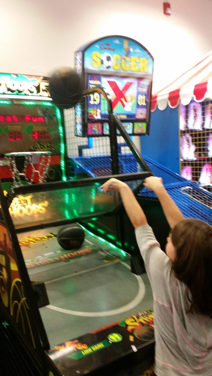 Chuck E. Cheeses | restaurant | 5612 Durand Ave, Racine, WI 53406, USA | 2625549595 OR +1 262-554-9595