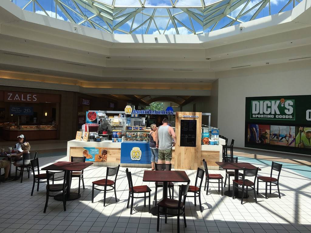 Auntie Annes | restaurant | 3200 S Airport Rd West, Suite 134, Traverse City, MI 49684, USA | 2319293009 OR +1 231-929-3009