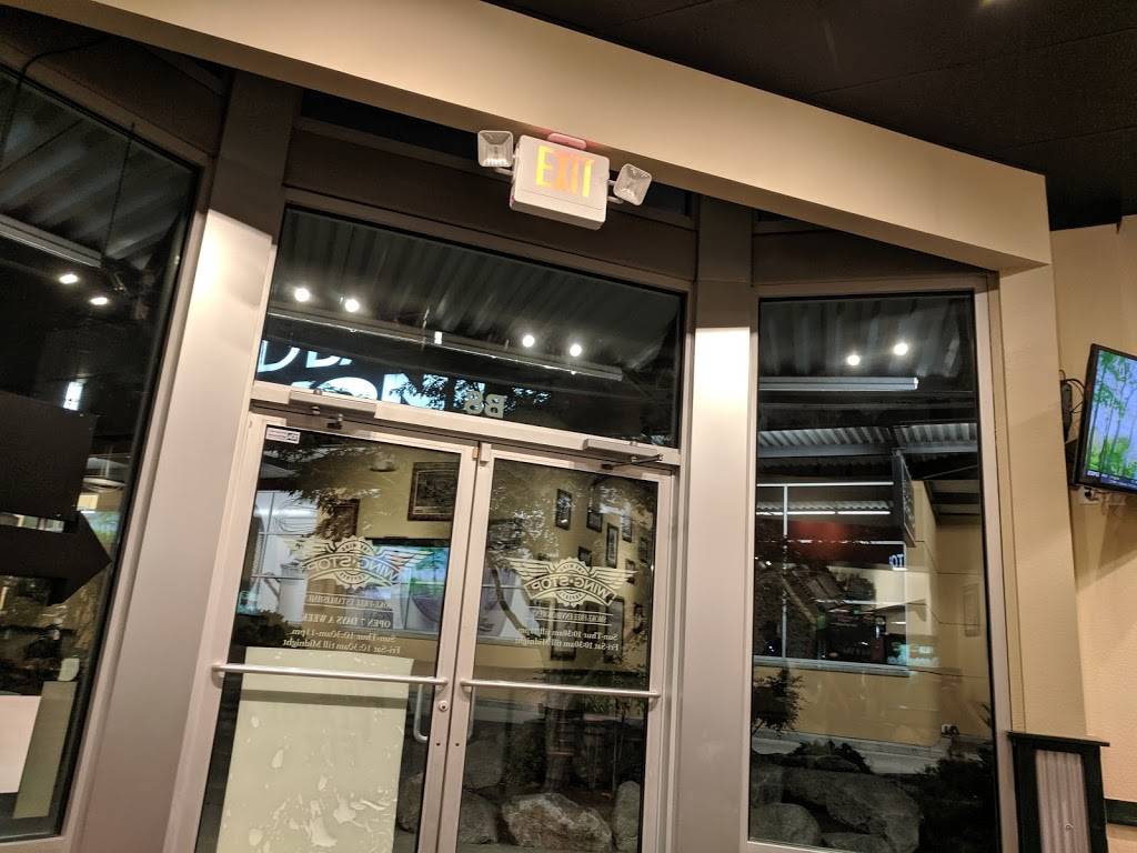 Wingstop | restaurant | 2600 SW Barton St Ste B8, Seattle, WA 98126, USA | 2062575021 OR +1 206-257-5021