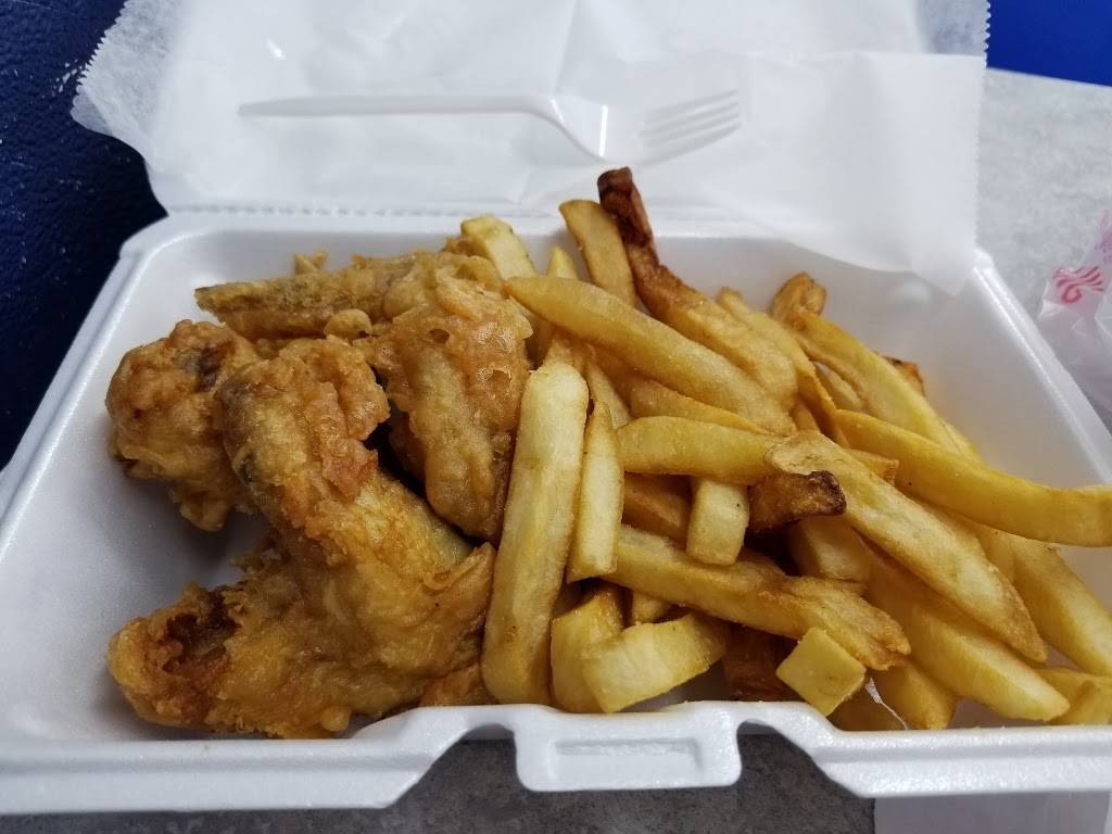 Kims Wings | restaurant | 14909 St Clair Ave, Cleveland, OH 44110, USA | 2166816644 OR +1 216-681-6644