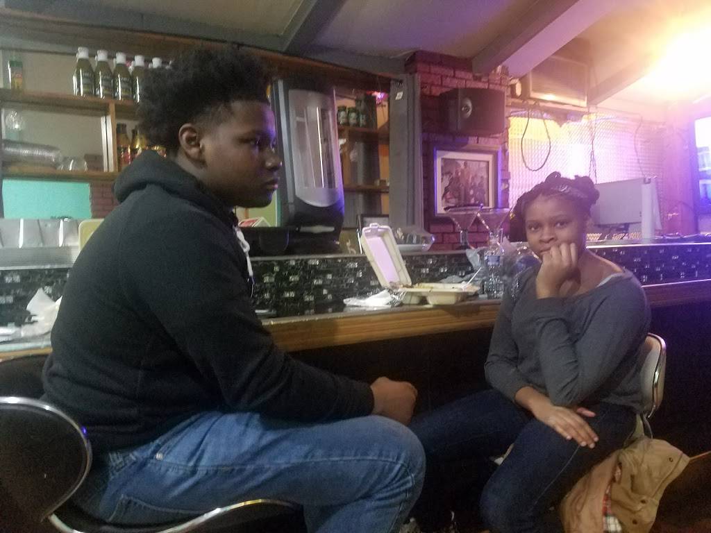 Pearls Pleasurable Eatery | restaurant | 428 W Olney Ave, Philadelphia, PA 19120, USA | 2152522052 OR +1 215-252-2052