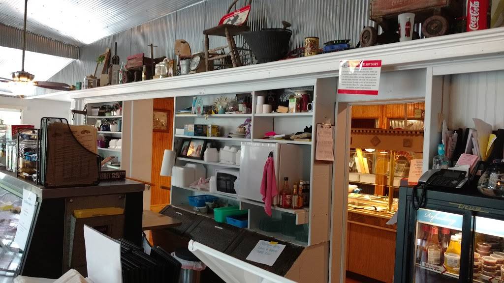 Oakdale Country Kitchen | restaurant | 17 W Main St, Oakdale, IL 62268, USA | 6183295353 OR +1 618-329-5353