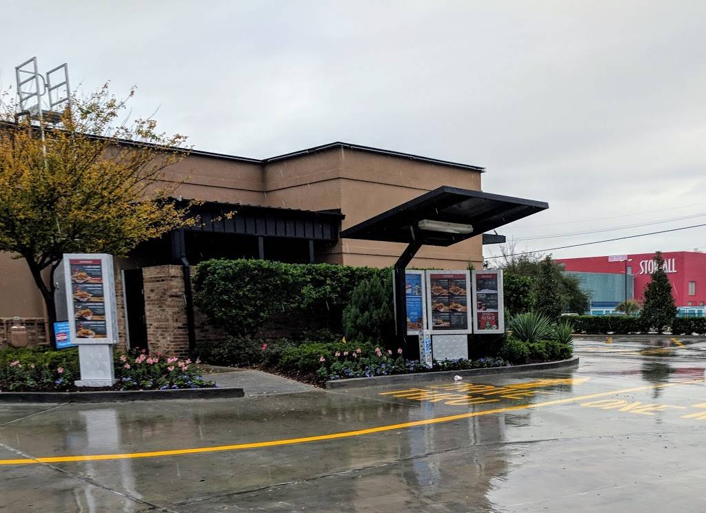 Raising Canes Chicken Fingers | meal takeaway | 4740 Chef Menteur Hwy, New Orleans, LA 70126, USA | 5049489582 OR +1 504-948-9582