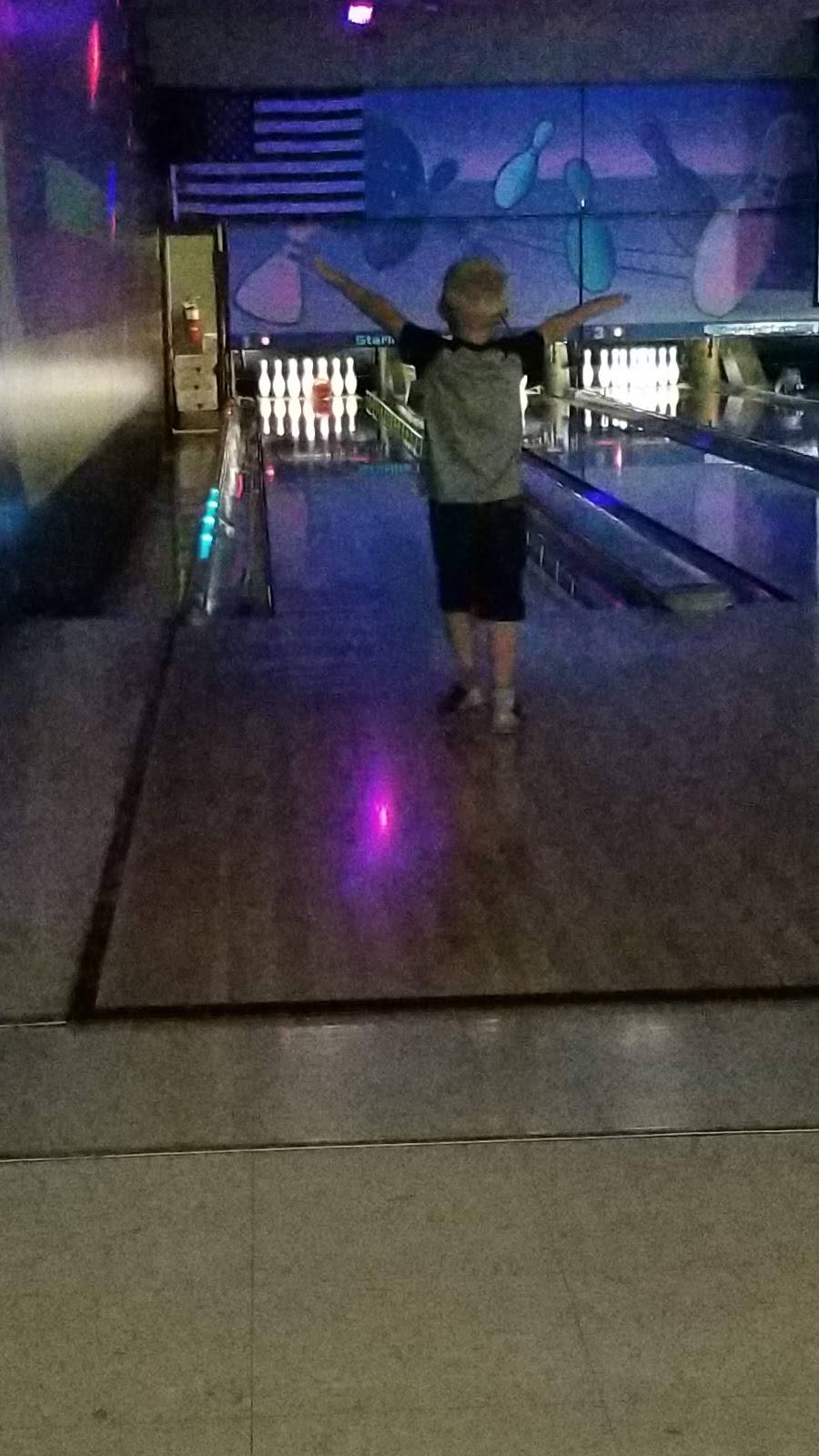 Starlite Lanes | restaurant | 1331 Rte 66, Lebanon, MO 65536, USA | 4175324262 OR +1 417-532-4262