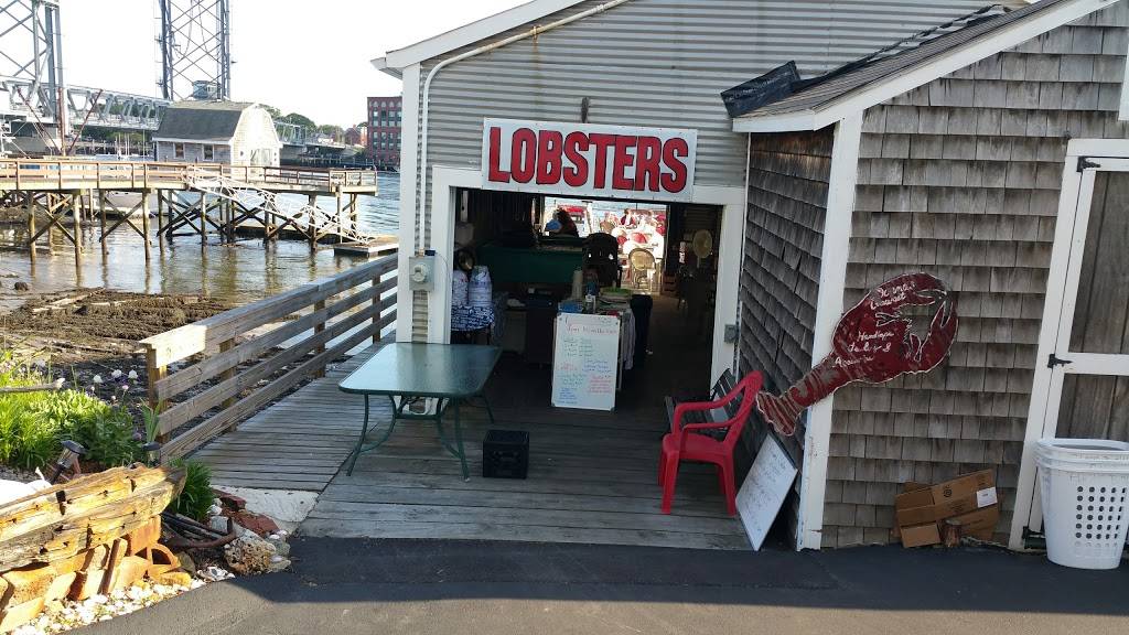 Morrisons Lobsters | restaurant | 11 Badgers Island W, Kittery, ME 03904, USA | 2074392501 OR +1 207-439-2501