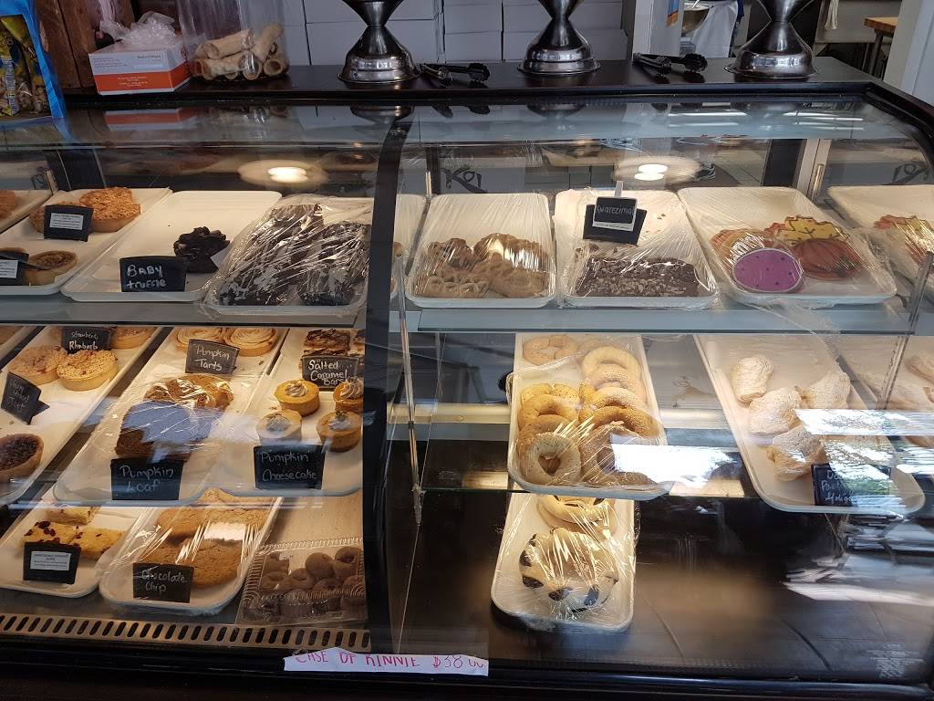 Nannus Pastizzi | restaurant | 6981 Millcreek Dr, Mississauga, ON L5N 6B9, Canada | 9055424999 OR +1 905-542-4999