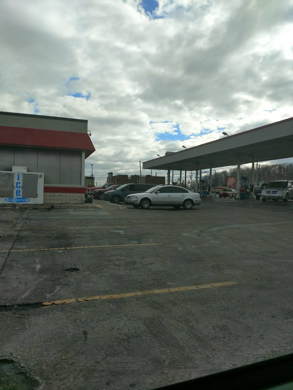 Thorntons | bakery | 2250 State St, New Albany, IN 47150, USA | 8129492035 OR +1 812-949-2035