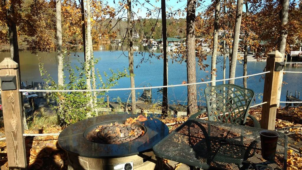 Halesford Harbour Resort | restaurant | 1336 Campers Paradise Trail, Moneta, VA 24121, USA | 5402979000 OR +1 540-297-9000